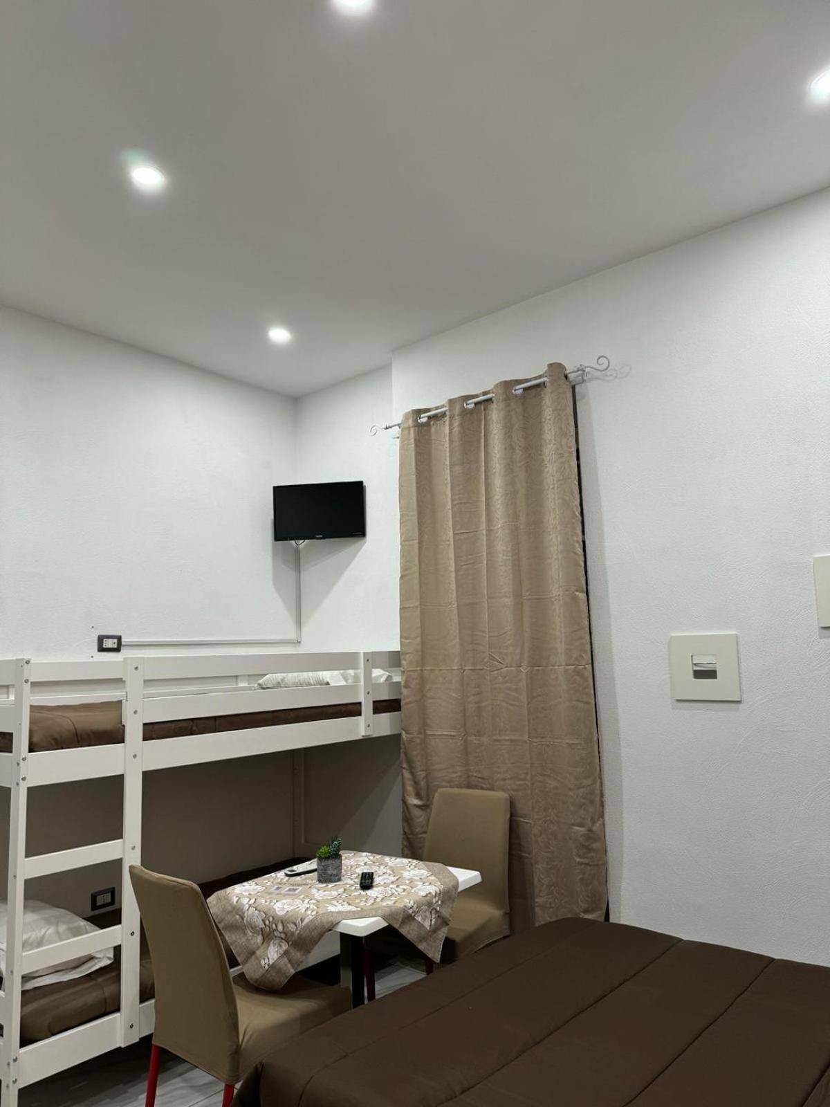 Toledo Terminal Center Apartment เนเปิลส์ ภายนอก รูปภาพ