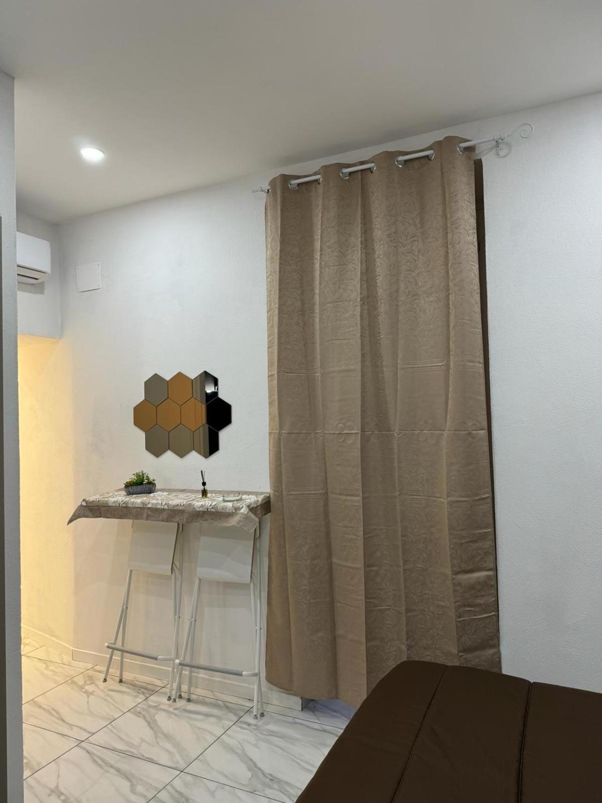 Toledo Terminal Center Apartment เนเปิลส์ ภายนอก รูปภาพ