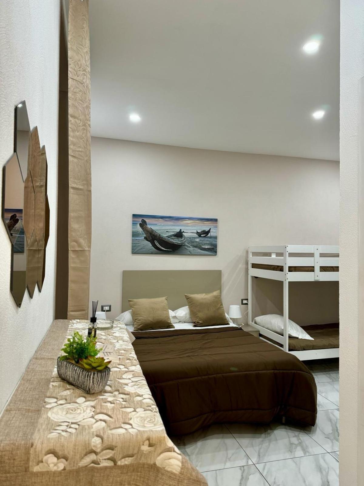 Toledo Terminal Center Apartment เนเปิลส์ ภายนอก รูปภาพ