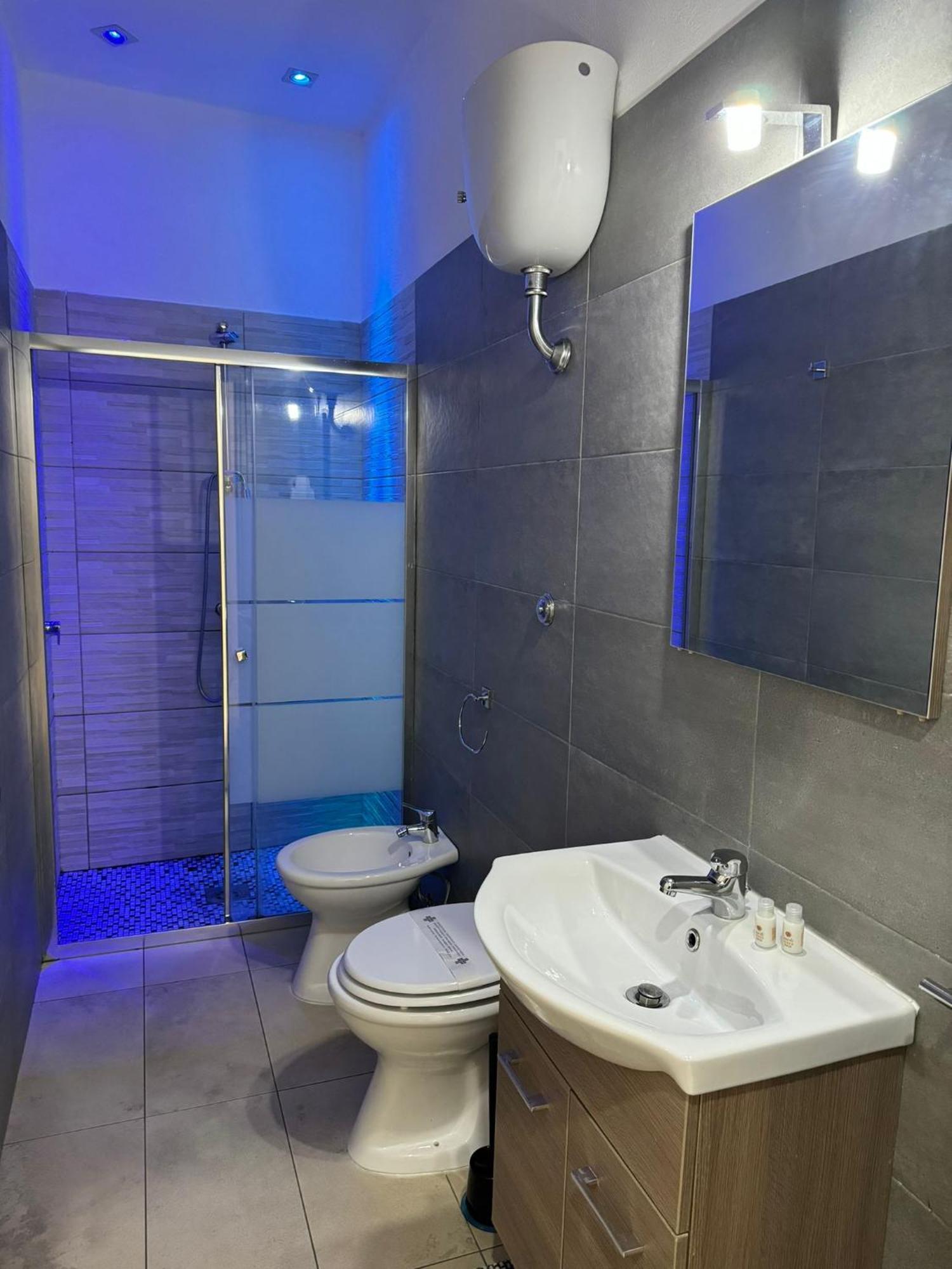 Toledo Terminal Center Apartment เนเปิลส์ ภายนอก รูปภาพ